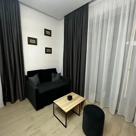 Ale Lakeon Apartmán *